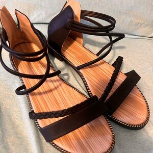 Women’s sandals